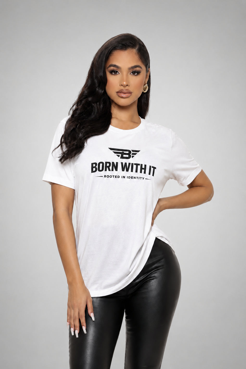 WOMEN'S SLIM FIT CREWNECK T-SHIRT
